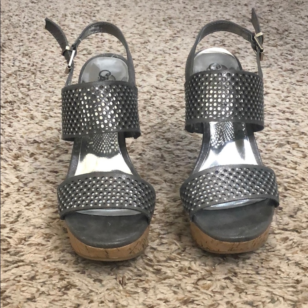 Carlos Santana wedges size 6